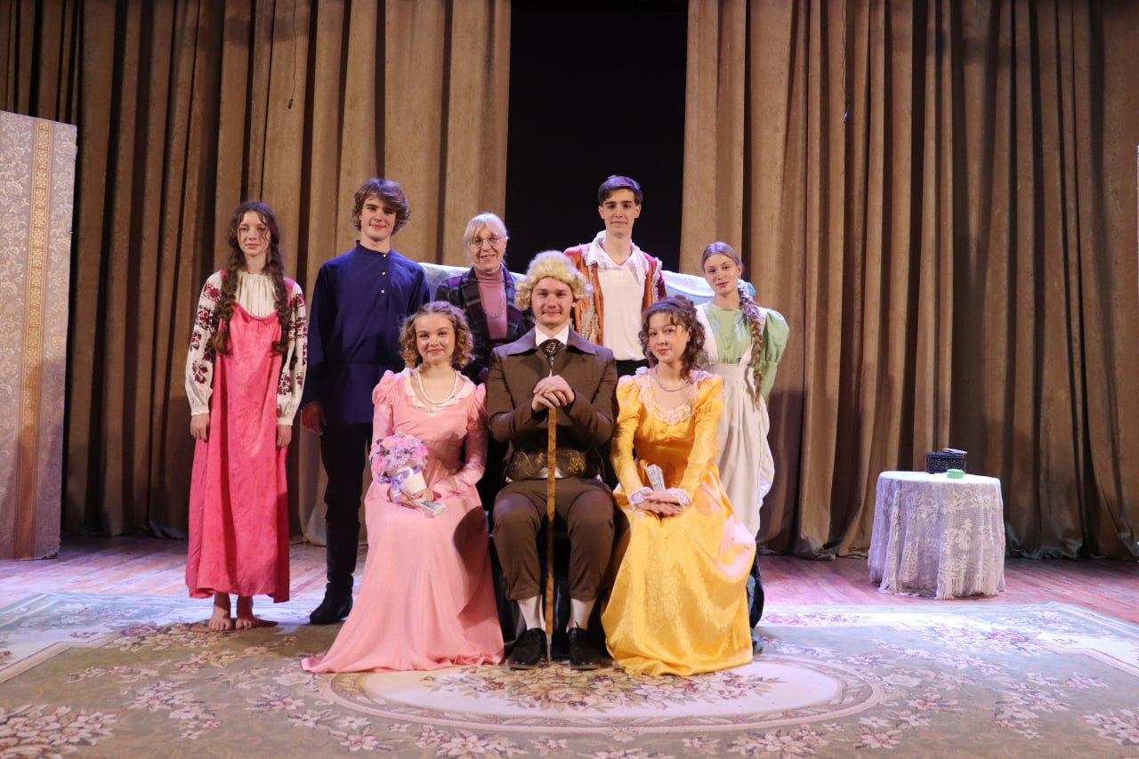 Состоялся спектакль «Урок дочкам»