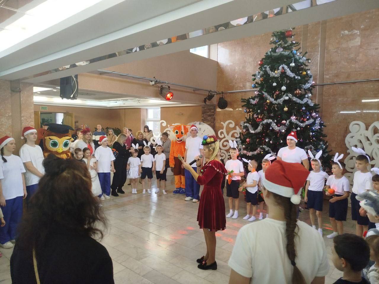 Ёлочка, хороводы и чудеса волшебного зеркала